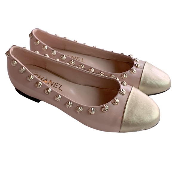 🆕Chanel Style Light Pink /Gold Leather Camellia Studded Ballet Flats🆕 - Picture 1 of 11